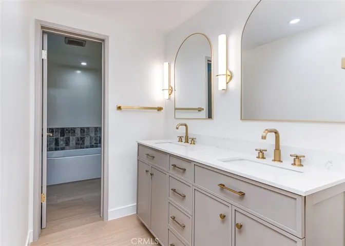 6752 Hillpark Drive 301, Los Angeles, California 90068