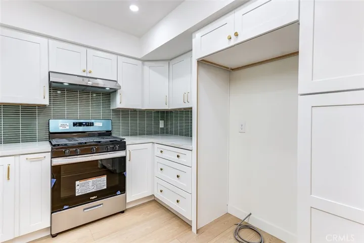 6752 Hillpark Drive 301, Los Angeles, California 90068