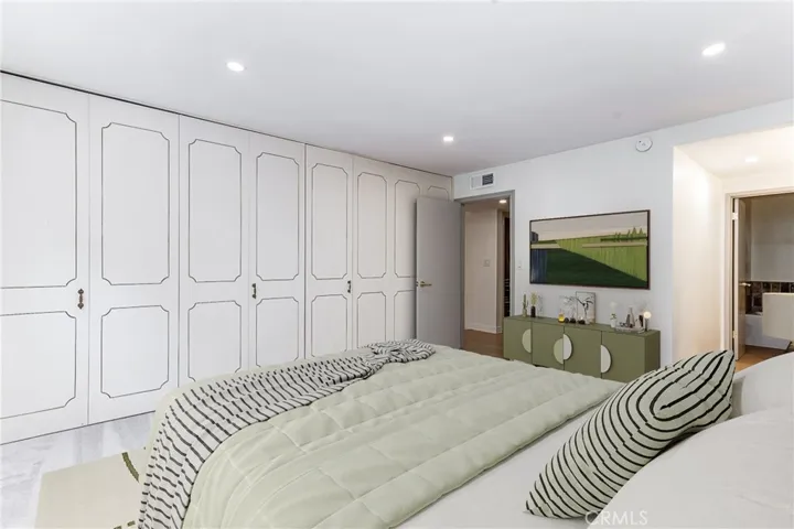 6752 Hillpark Drive 301, Los Angeles, California 90068