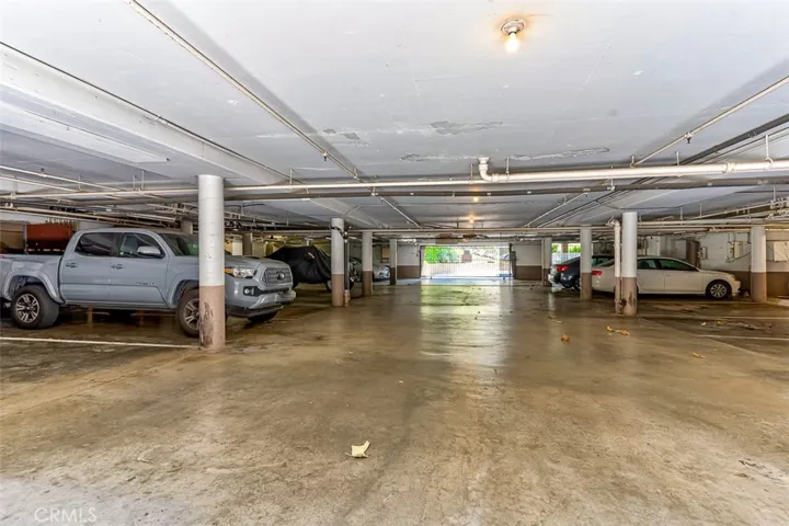 6752 Hillpark Drive 301, Los Angeles, California 90068