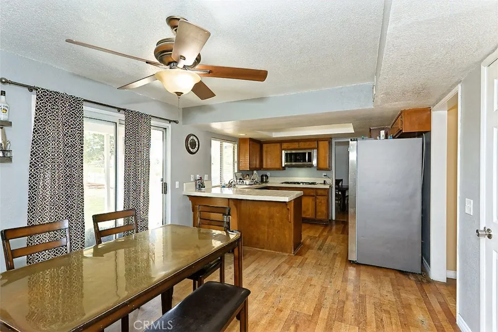 14989 Blue Grass Drive, Helendale, California 92342 home-pic-11