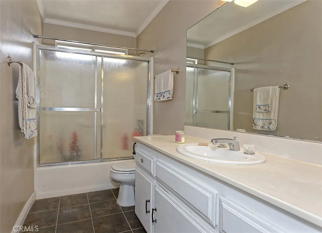 14989 Blue Grass Drive, Helendale, California 92342 home-pic-24