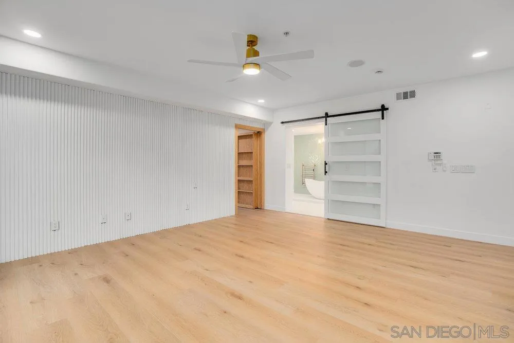 302 Prospect St, La Jolla, California 92037 home-pic-23