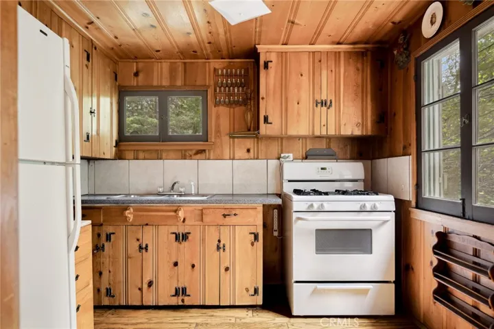27036 State Highway 189, Blue Jay, California 92317