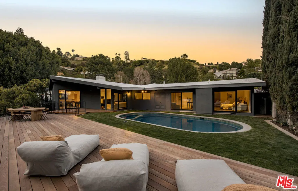 2247 Chelan Place, Los Angeles, California 90046 home-pic-2