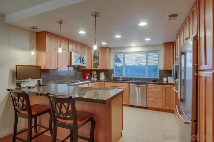 Open-concept gourmet kitchen!
