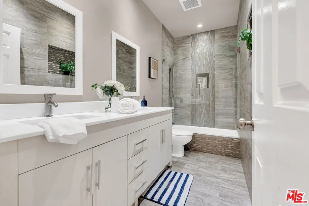 2219 S Bentley Avenue 304, Los Angeles, California 90064 home-pic-9