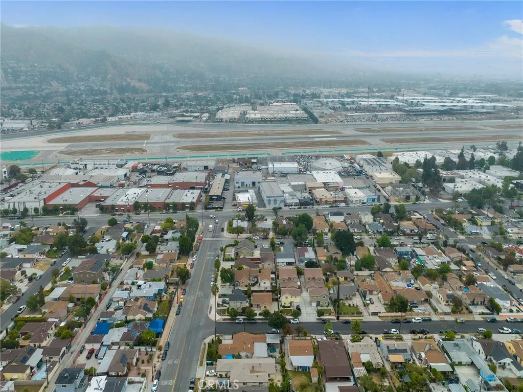 10720 Saticoy Street, Sun Valley, California 91352 home-pic-5