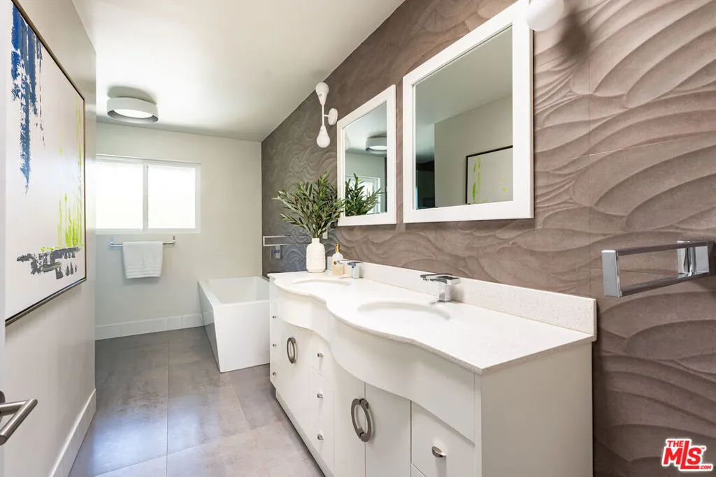 3360 Ley Drive, Los Angeles, California 90027 home-pic-24