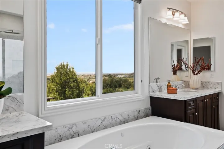 28 Dogwood, Lake Forest, California 92630