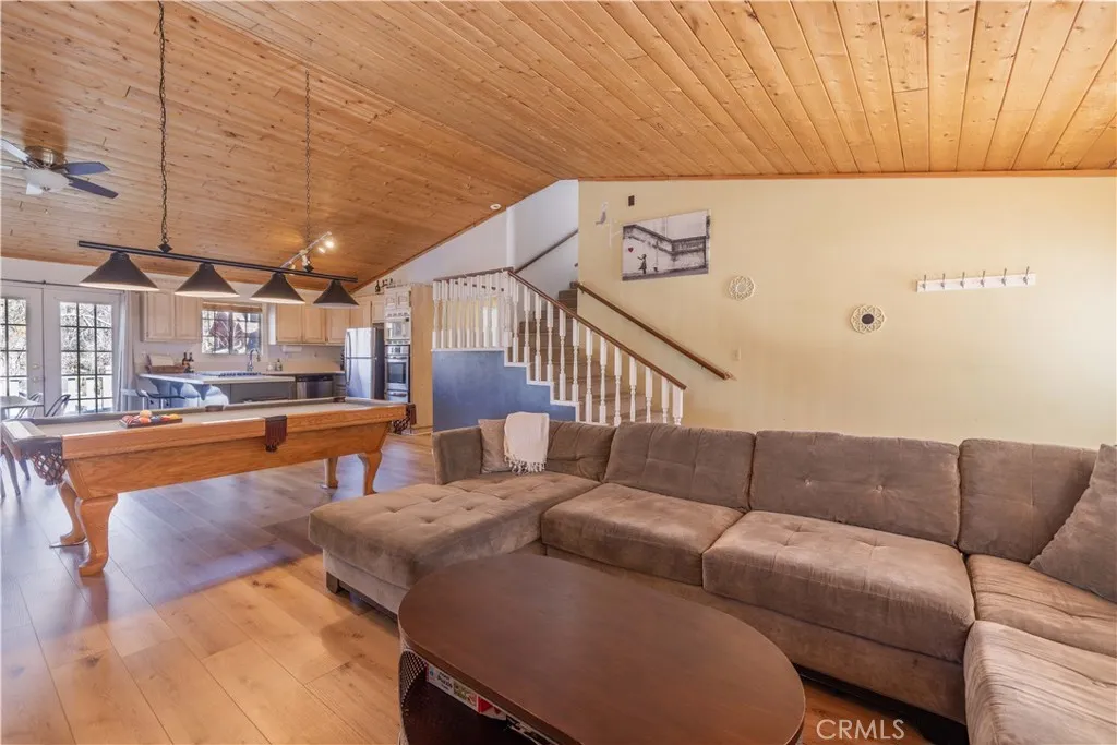 863 Ford Lane, Big Bear Lake, California 92315 home-pic-3