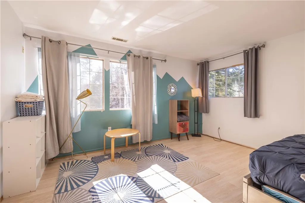 863 Ford Lane, Big Bear Lake, California 92315 home-pic-15