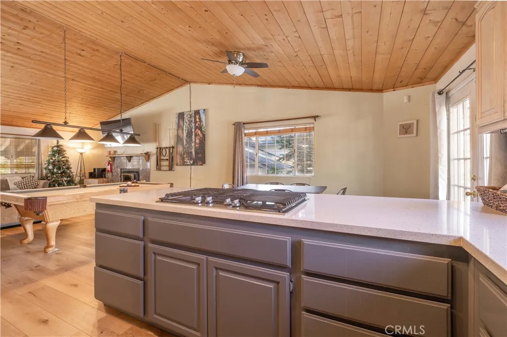 863 Ford Lane, Big Bear Lake, California 92315 home-pic-7