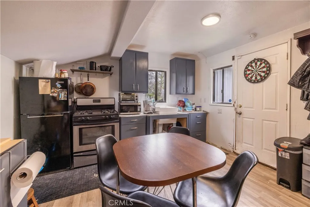 863 Ford Lane, Big Bear Lake, California 92315 home-pic-24