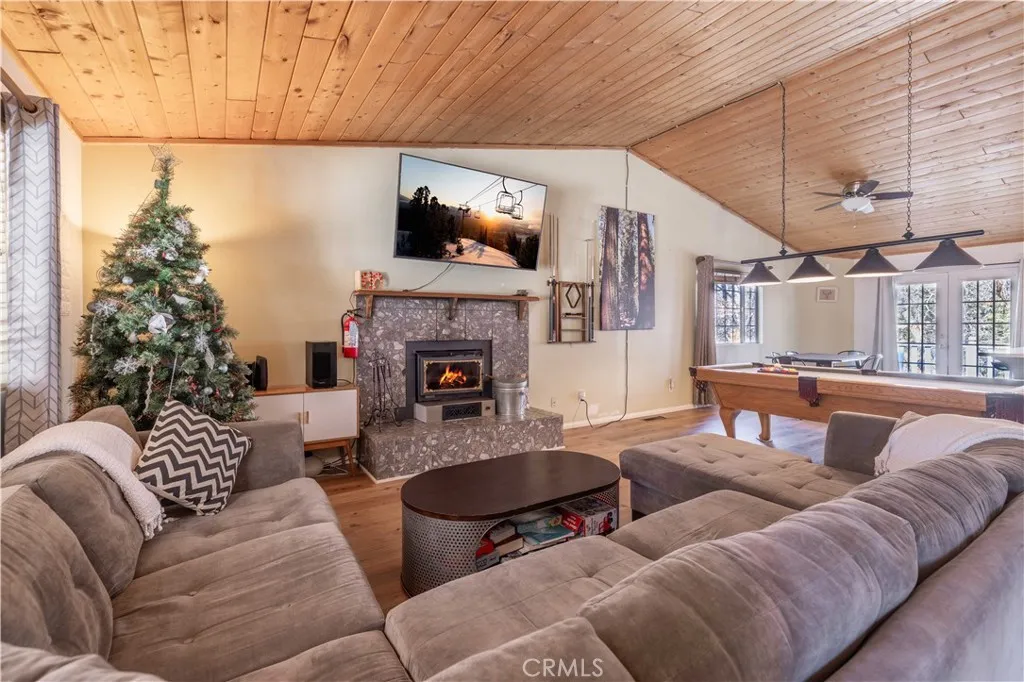 863 Ford Lane, Big Bear Lake, California 92315 home-pic-2