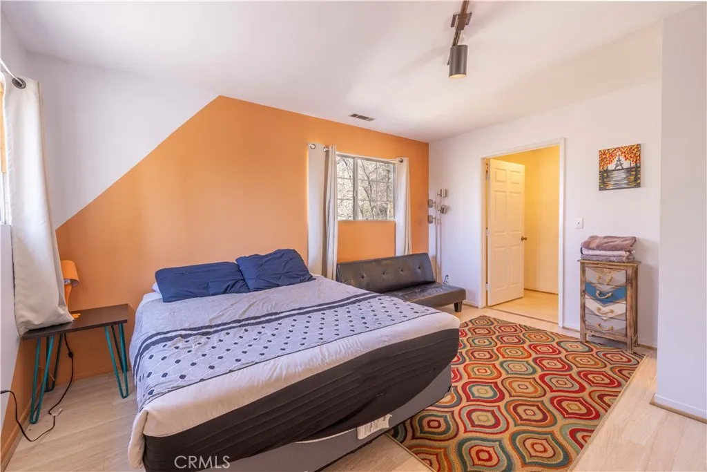 863 Ford Lane, Big Bear Lake, California 92315 home-pic-11