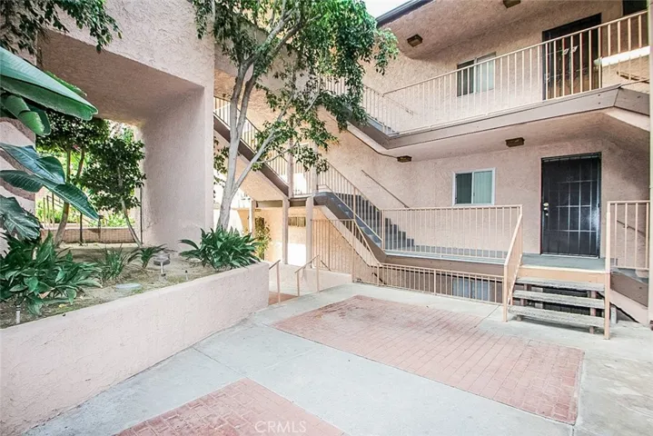 1517 E Garfield Avenue 94, Glendale, California 91205