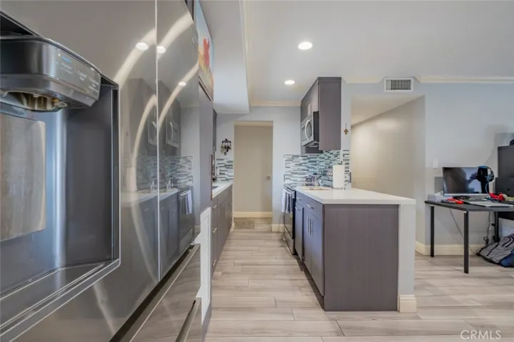 1517 E Garfield Avenue 94, Glendale, California 91205