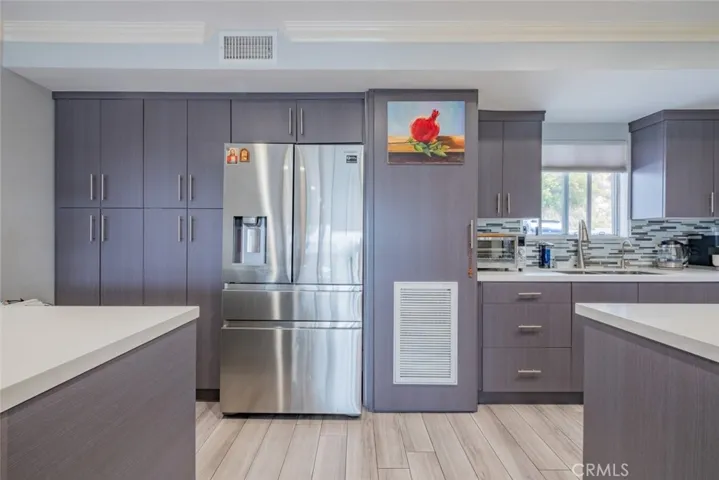 1517 E Garfield Avenue 94, Glendale, California 91205