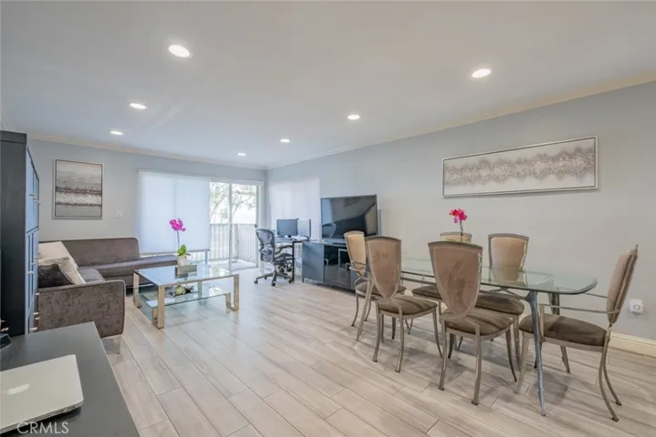 1517 E Garfield Avenue 94, Glendale, California 91205