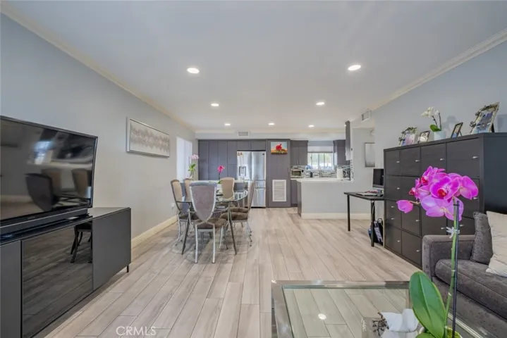 1517 E Garfield Avenue 94, Glendale, California 91205