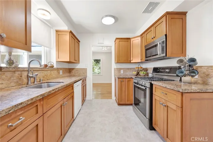 1202 Bruce Avenue, Glendale, California 91202