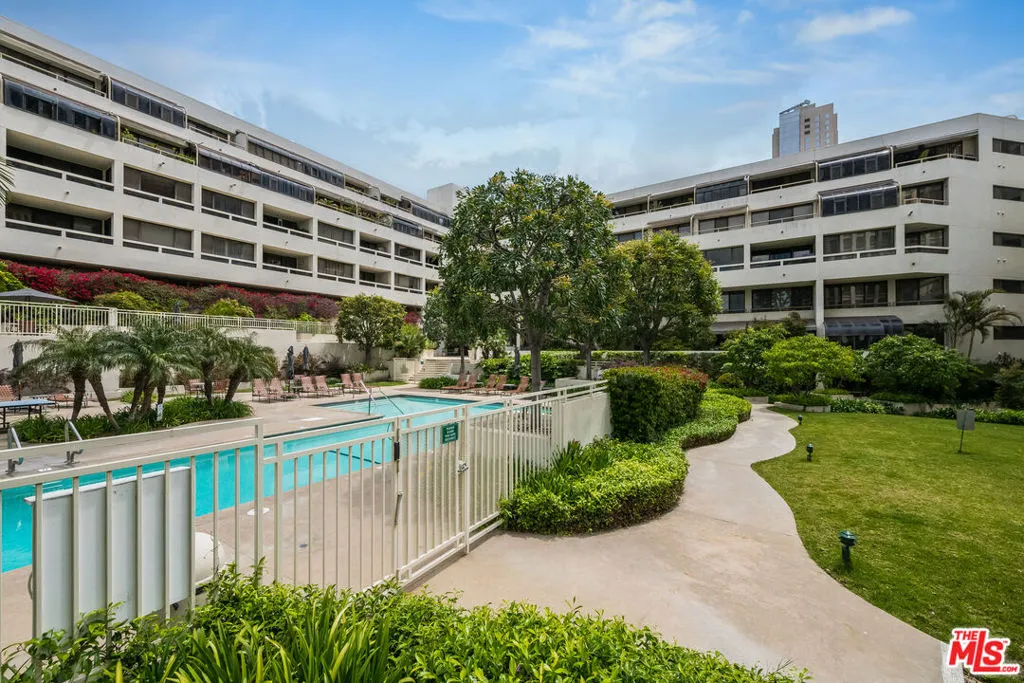 121 S Hope Street 418, Los Angeles, California 90012 home-pic-18