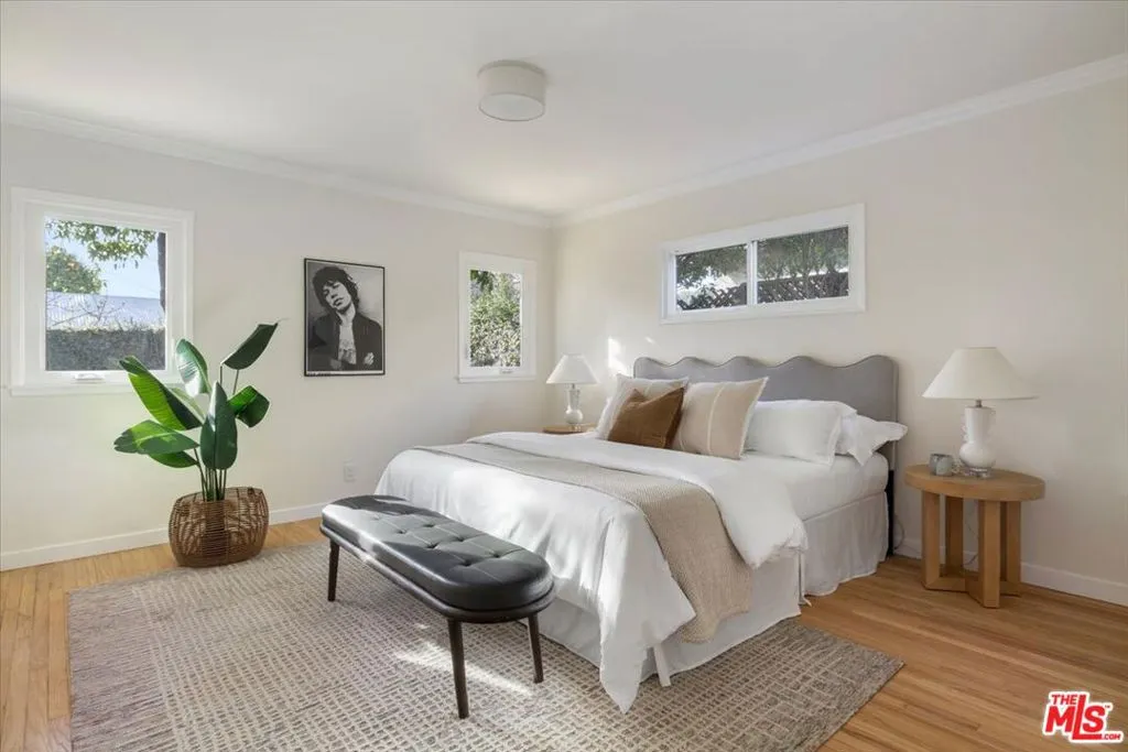 6945 Cedros Avenue, Van Nuys, California 91405 home-pic-22