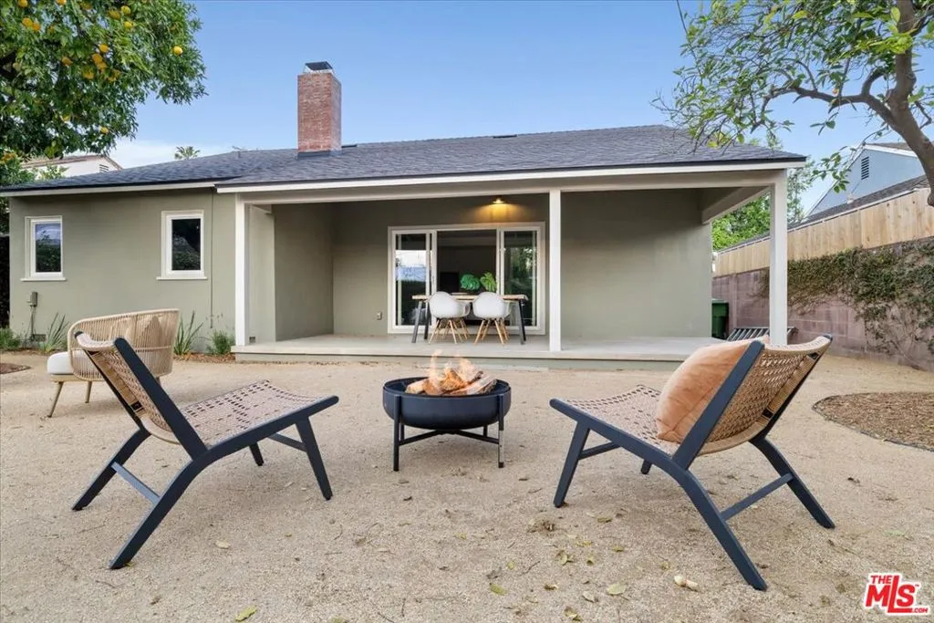 6945 Cedros Avenue, Van Nuys, California 91405 home-pic-31