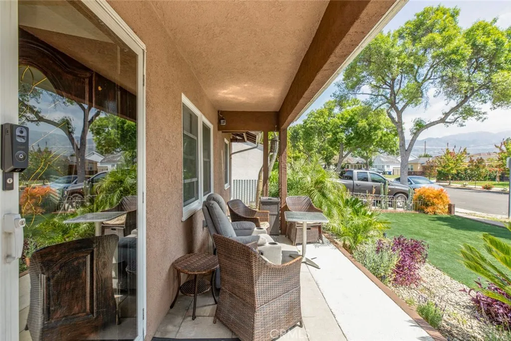 1821 N Niagara Street, Burbank, California 91505 home-pic-2