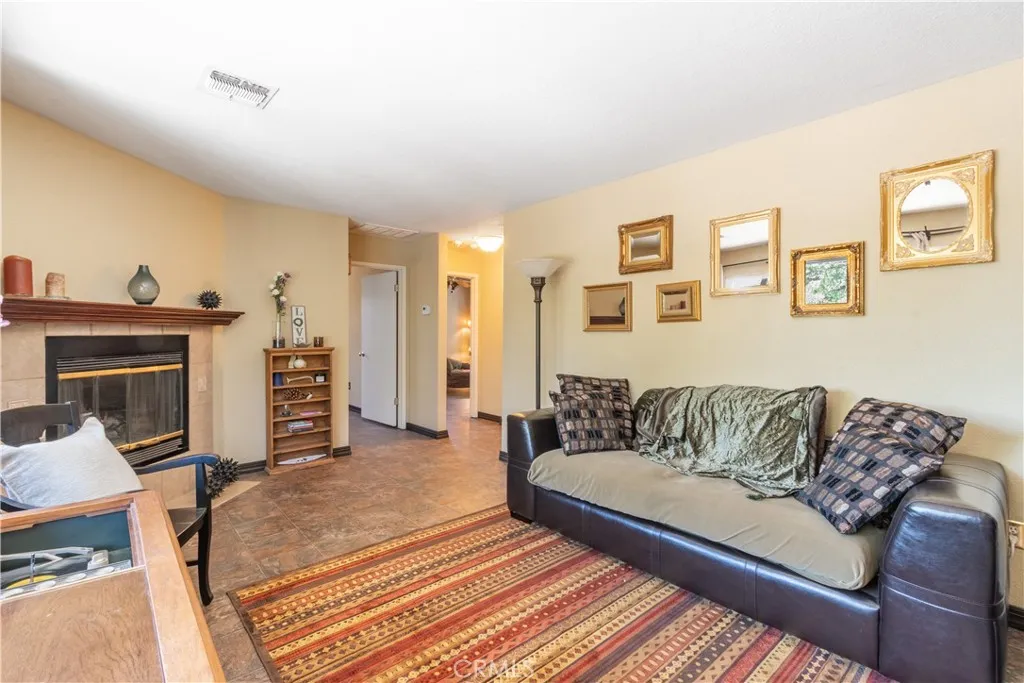 649 Olive St, Paso Robles, California 93446 home-pic-2