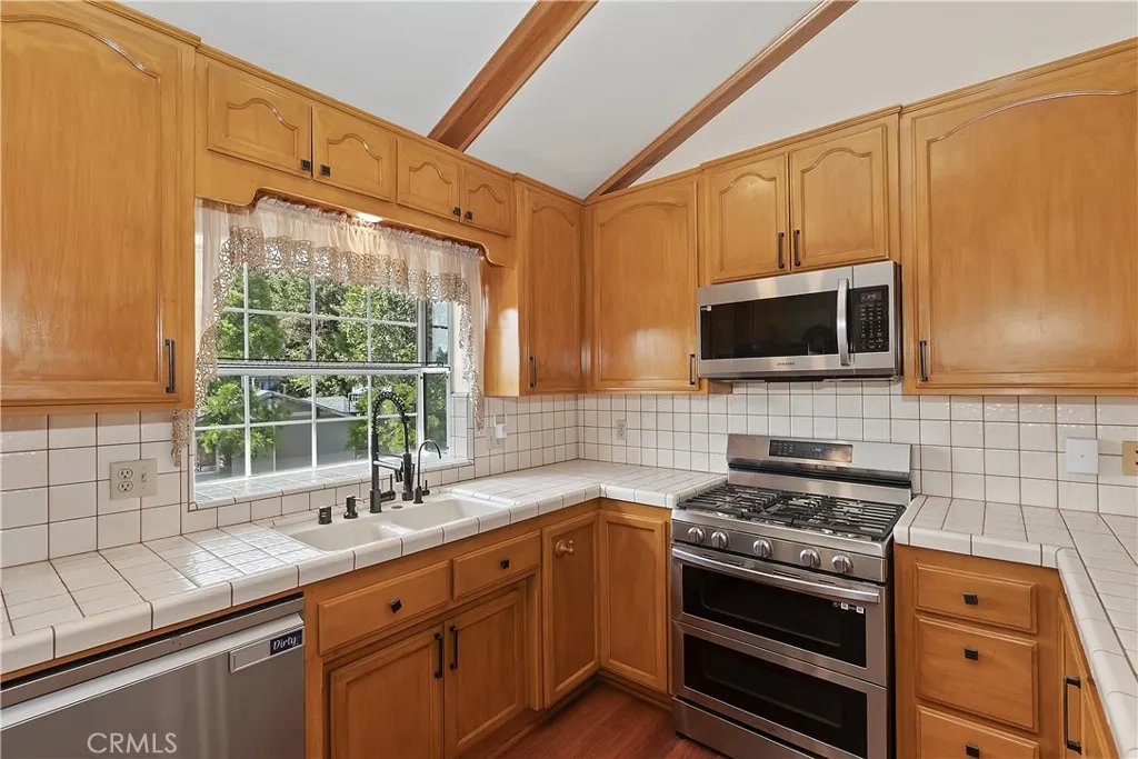 262 Delle Drive, Crestline, California 92325 home-pic-16