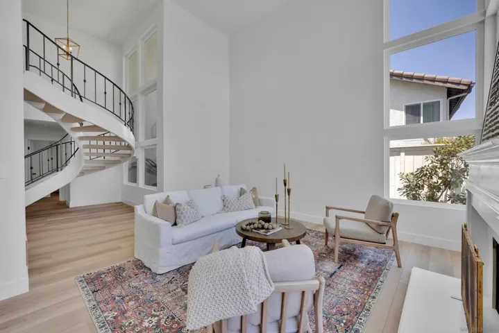 12564 Chetenham Ln, San Diego, California 92128