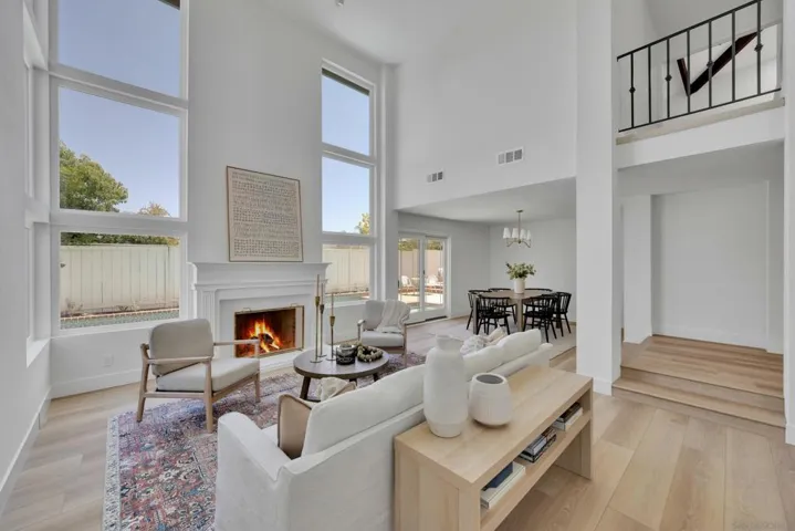 12564 Chetenham Ln, San Diego, California 92128