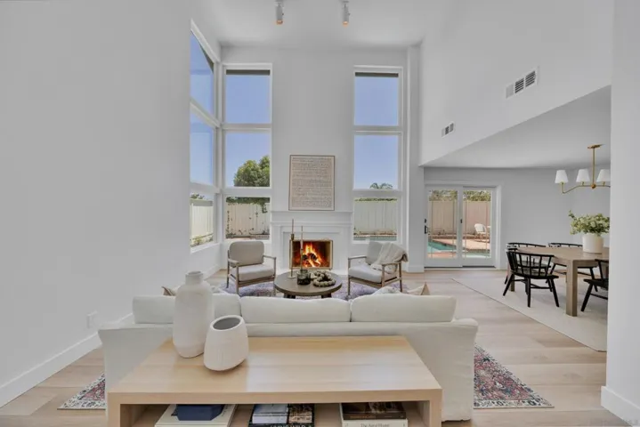 12564 Chetenham Ln, San Diego, California 92128