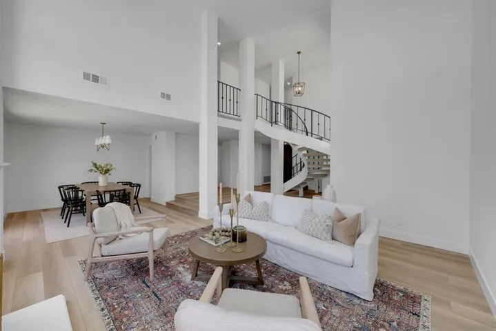 12564 Chetenham Ln, San Diego, California 92128