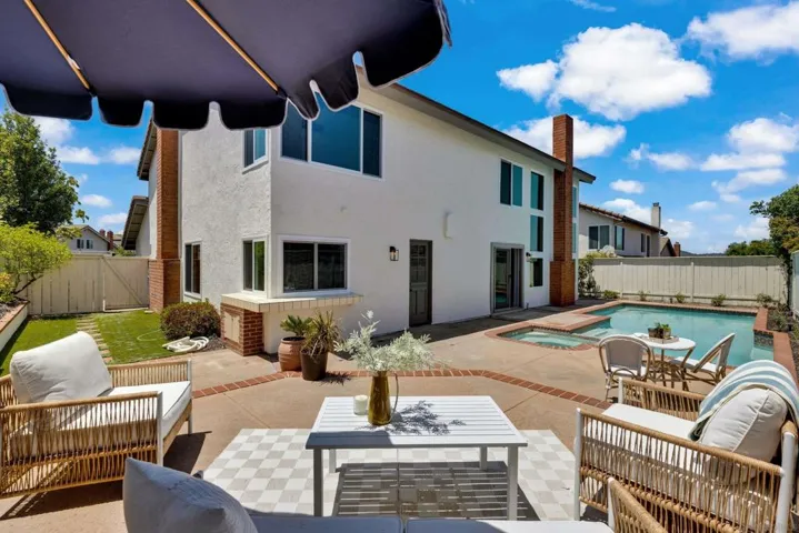 12564 Chetenham Ln, San Diego, California 92128