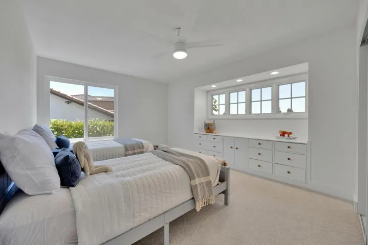 12564 Chetenham Ln, San Diego, California 92128