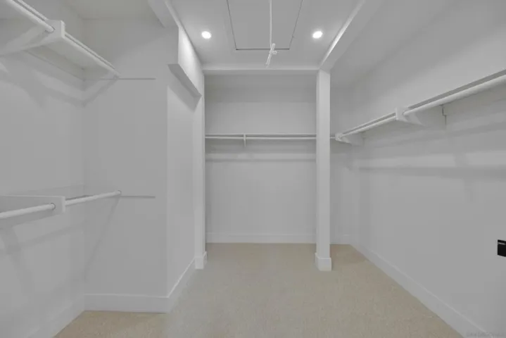 12564 Chetenham Ln, San Diego, California 92128