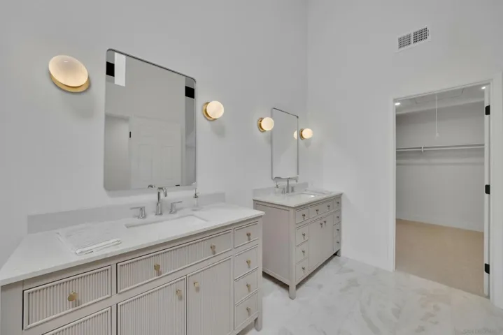 12564 Chetenham Ln, San Diego, California 92128