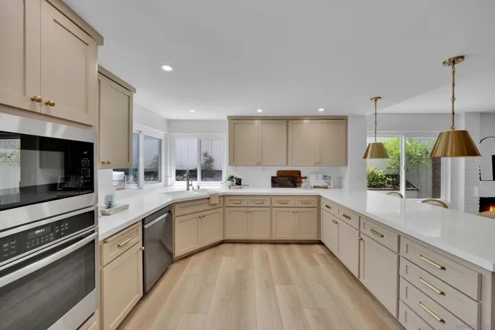 12564 Chetenham Ln, San Diego, California 92128