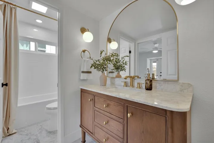 12564 Chetenham Ln, San Diego, California 92128
