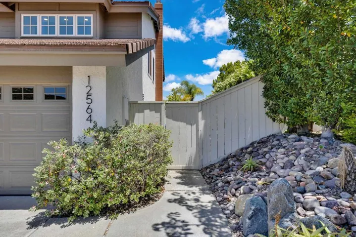 12564 Chetenham Ln, San Diego, California 92128