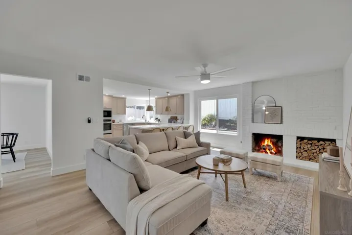 12564 Chetenham Ln, San Diego, California 92128