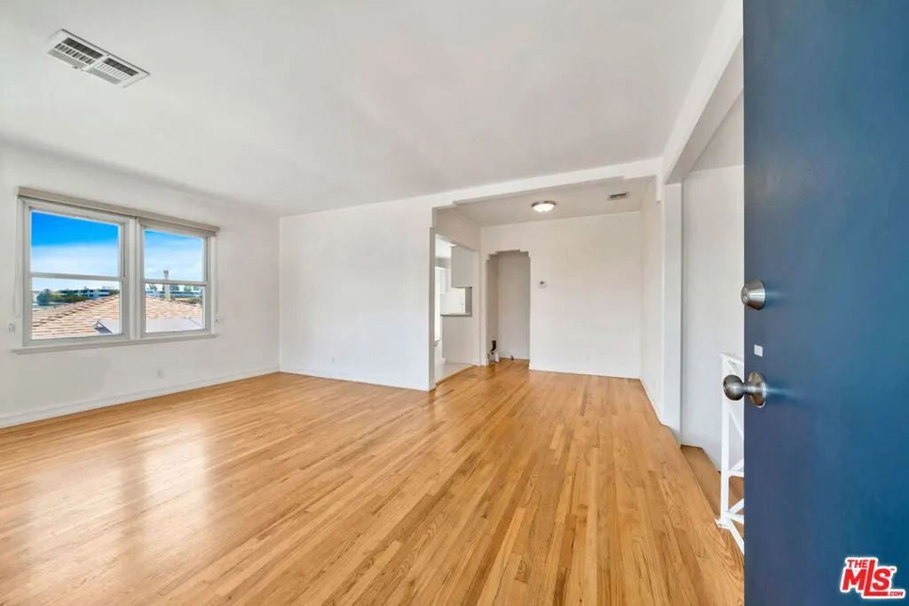 408 W Manchester Avenue, Playa Del Rey, California 90293 home-pic-9