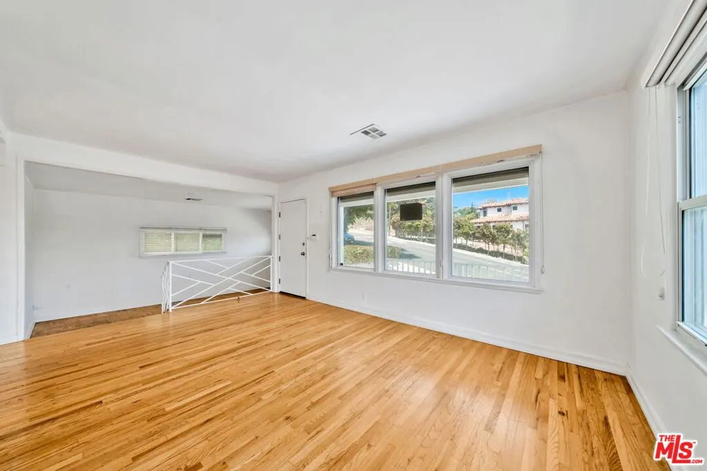 408 W Manchester Avenue, Playa Del Rey, California 90293 home-pic-11