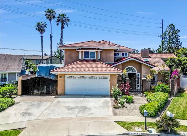 Spectacular 4 BD, 3.5 BA, 3,113 SF Pool Home on Rare 10,440 SF Lot