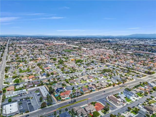 9588 Shimizu River Circle, Fountain Valley, California 92708