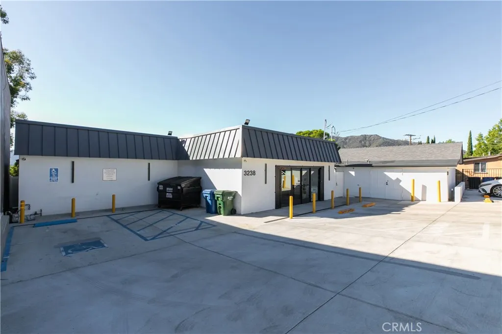 3238 Foothill Boulevard, La Crescenta, California 91214 — photo 4