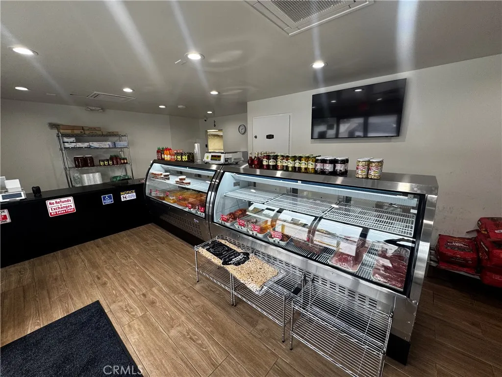 3238 Foothill Boulevard, La Crescenta, California 91214 — photo 5